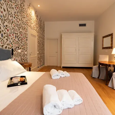 Palazzo Biasini By Postcardsfrom Guest house Verona
