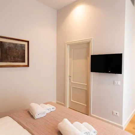 Palazzo Biasini By Postcardsfrom Guest house Verona