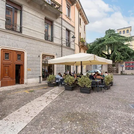 Palazzo Biasini By Postcardsfrom ヴェローナ