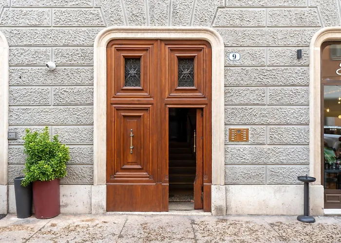 Palazzo Biasini By Postcardsfrom Pensión 3*